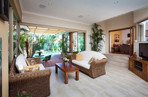 Summit Home Improvements - Noosa Builders 0