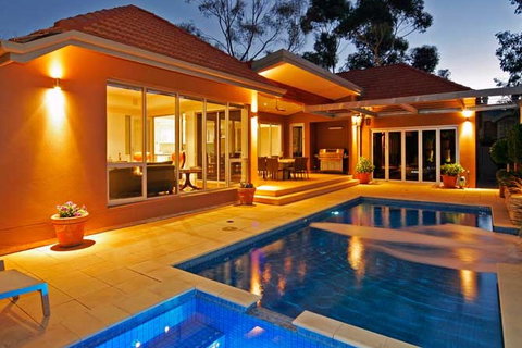 Adelaide Construction Management - Noosa Builders 0