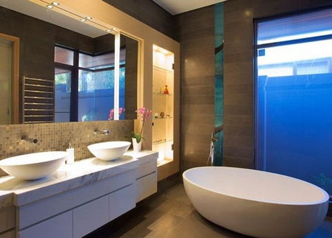 Di Bucci A & Son - Noosa Builders 0