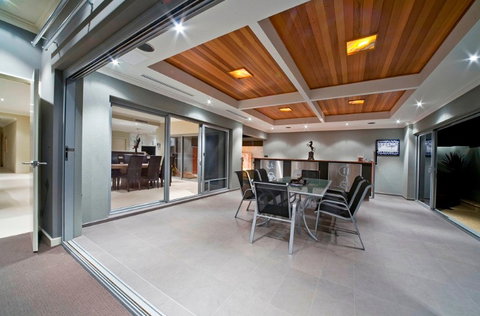 Luca Construct Pty Ltd - Noosa Builders 0