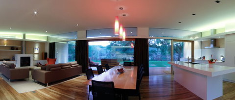 MacKinnon T R & Co - Noosa Builders 1