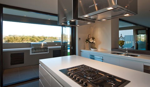 Outside Square - Noosa Builders 0