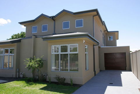 Silk Homes - Noosa Builders 0