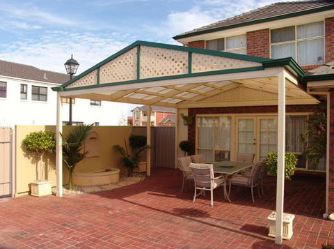 Homestyle Living Outdoors - Noosa Builders 0