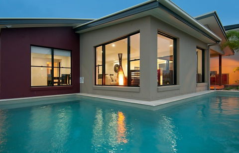P J Burns Builders - Noosa Builders 0