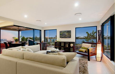 P J Burns Builders - Noosa Builders 2
